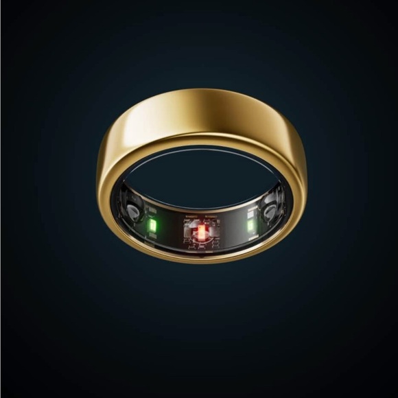 Oura Gold Ring Simple Band Design - Picture 4 of 4